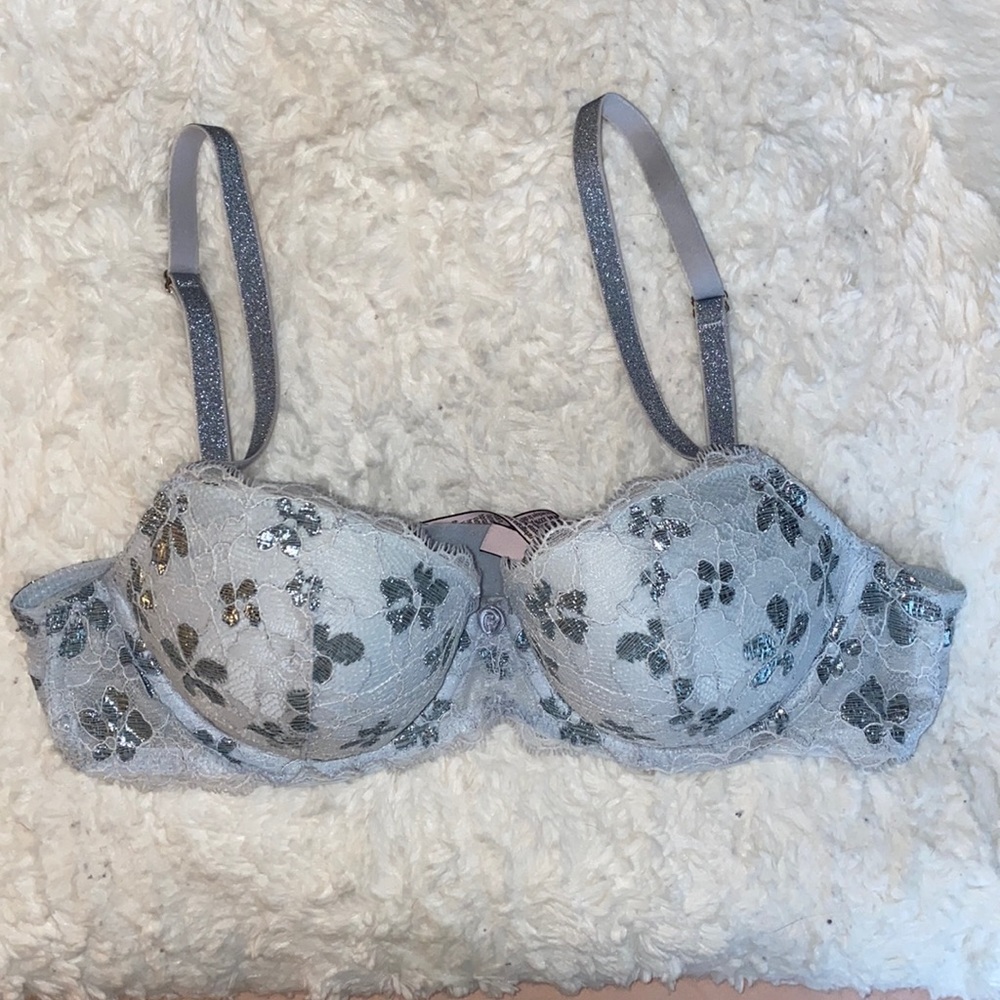 Victoria’s Secret Bra, 34B
